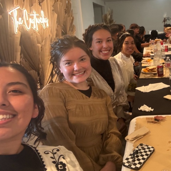 Meet your Posher, Sabrina - Picture 3 of 7